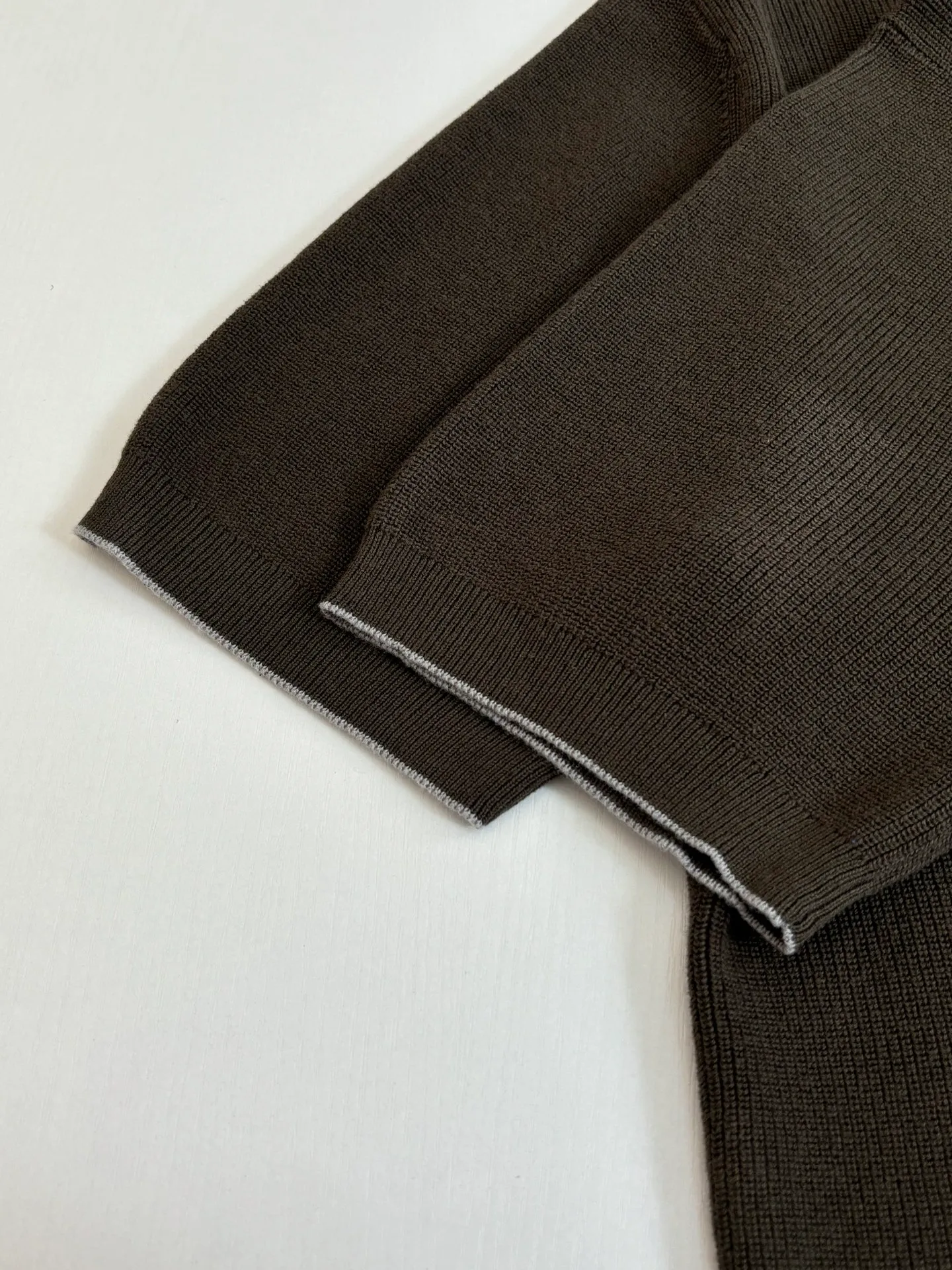 Brunello Cucinell Bc collar rolled old money style short-sleeved pullover knitted custom linen-cotton blended wool, woven using imported loom (7 needles), customized wool, wool enzyme washing Size: S/M/L/XL